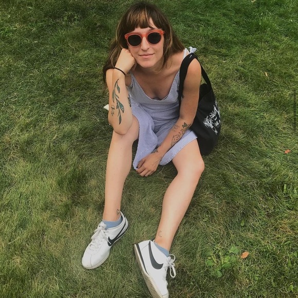 Meet your Posher, Bridget - Picture 8 of 12